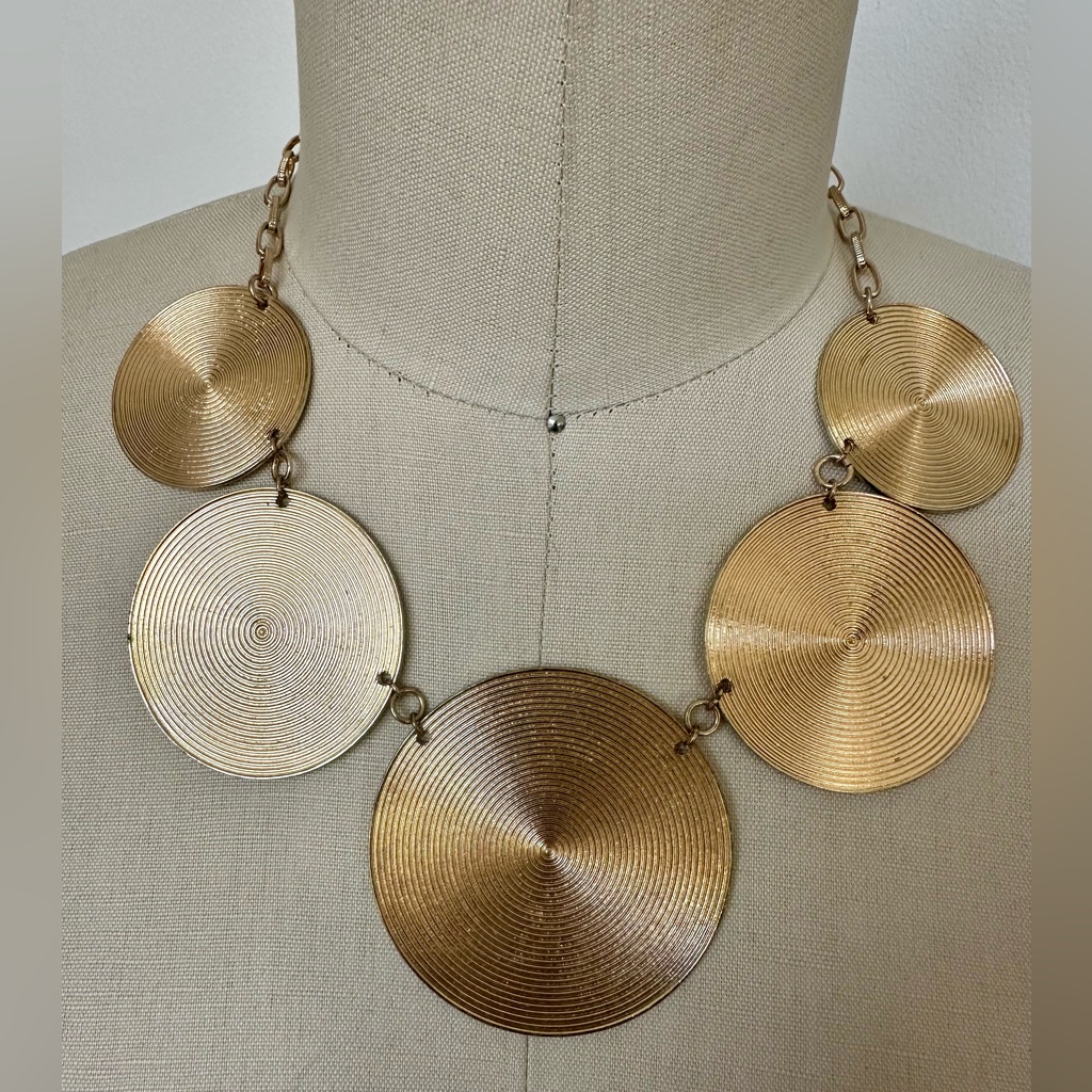 Robert Rose Retro Gold Disc Statement Necklace 10$